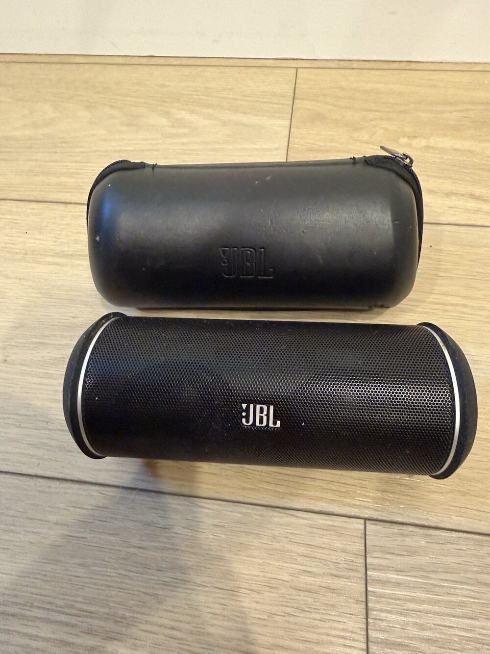 JBL Flip 2 Black Portable Wireless Bluetooth Smart Speaker With Case